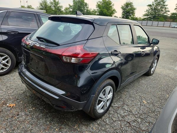 2022 NISSAN KICKS S