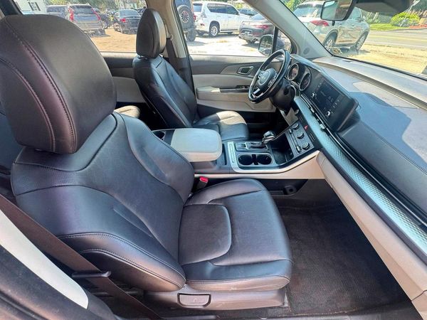 2022 KIA CARNIVAL LX, LX Seat Package