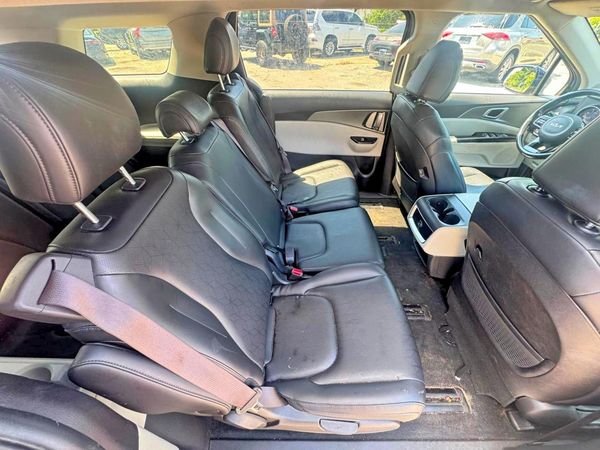 2022 KIA CARNIVAL LX, LX Seat Package