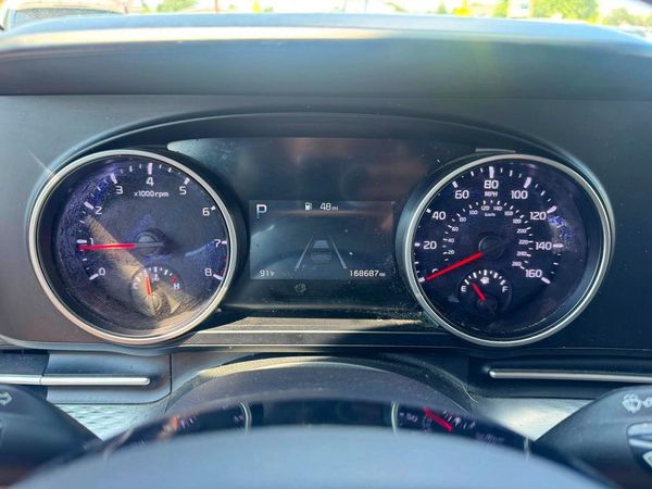 2022 KIA CARNIVAL LX, LX Seat Package
