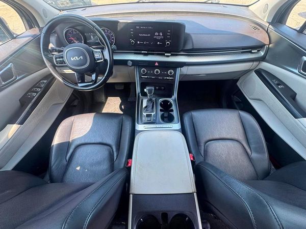 2022 KIA CARNIVAL LX, LX Seat Package