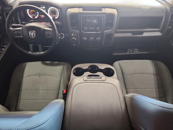 2017 RAM 1500 ST QUAD CAB 4X4