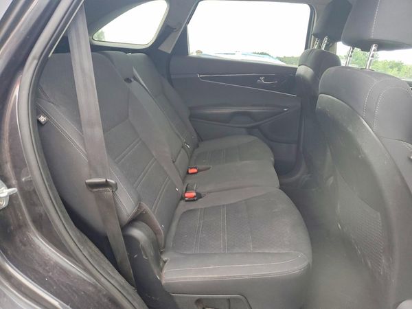 2018 KIA SORENTO L, LX