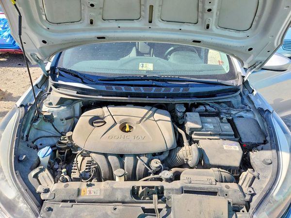 2015 HYUNDAI ELANTRA