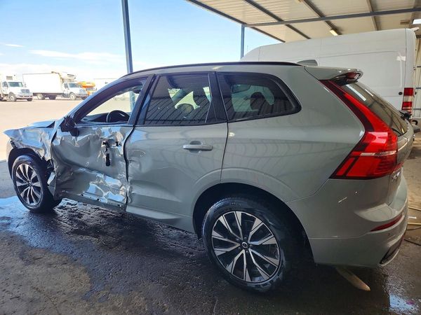 2025 VOLVO XC60 Core