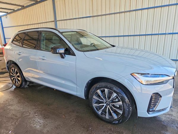 2025 VOLVO XC60 Core