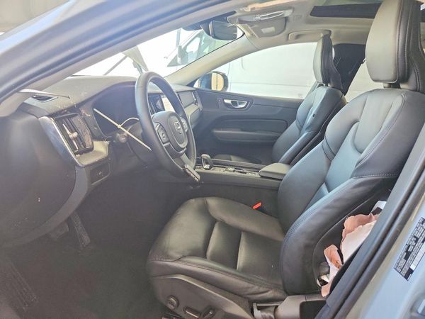 2025 VOLVO XC60 Core
