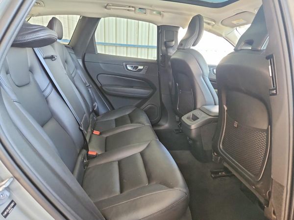 2025 VOLVO XC60 Core