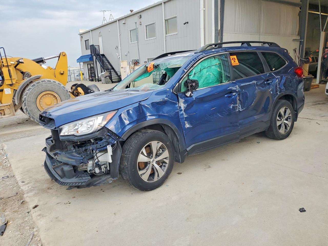 2019 SUBARU ASCENT Premium 8+ES+KA — Front 3/4