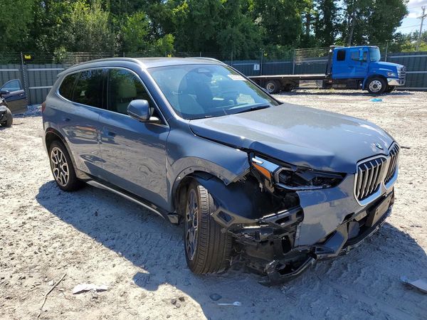 2025 BMW X1 xDrive28i — Passenger 3/4