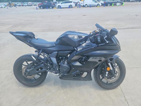 2025 YAMAHA YZFR7