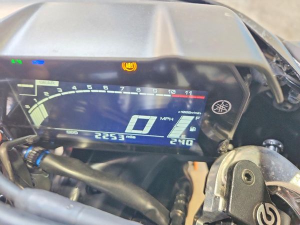 2025 YAMAHA YZFR7