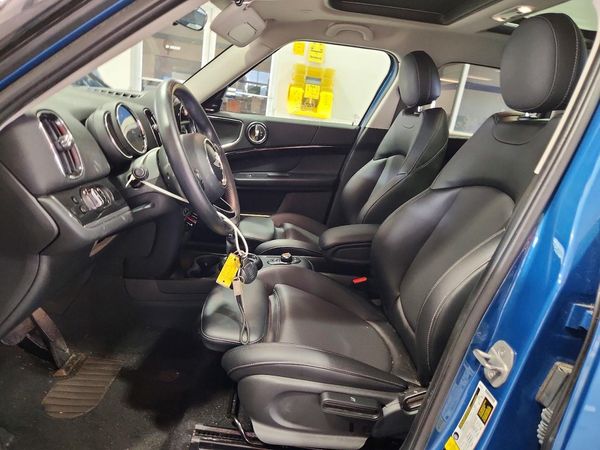 2018 MINI COOPER