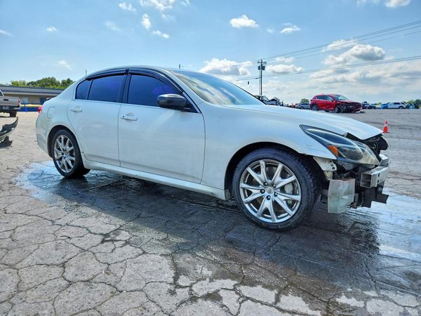 2013 INFINITI G37