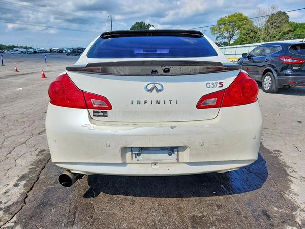 2013 INFINITI G37