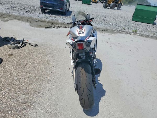 2018 YAMAHA YZFR6