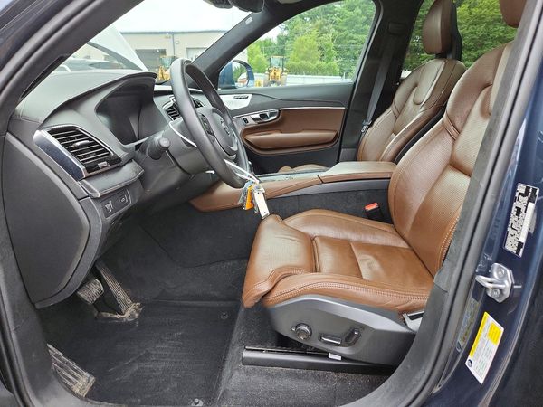 2021 VOLVO XC90 Inscription