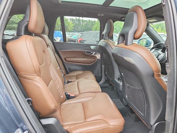 2021 VOLVO XC90 Inscription