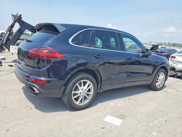 2016 PORSCHE CAYENNE