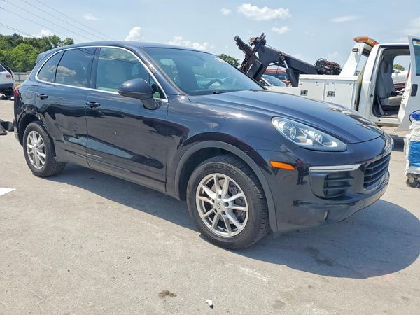 2016 PORSCHE CAYENNE