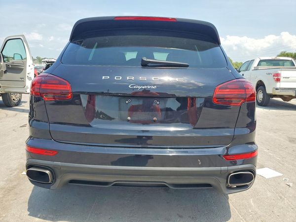 2016 PORSCHE CAYENNE