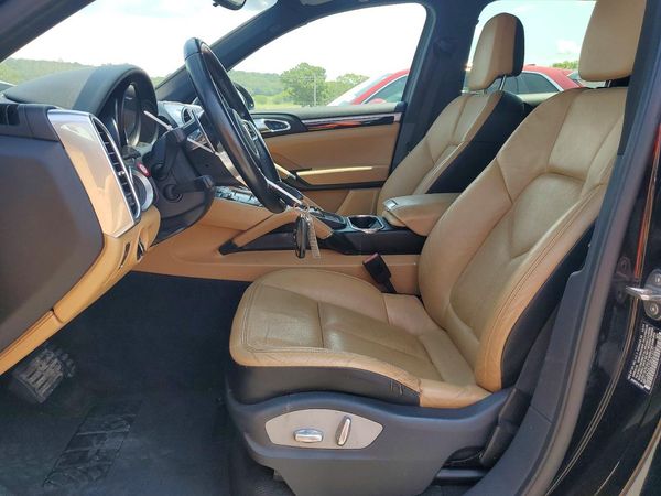 2016 PORSCHE CAYENNE