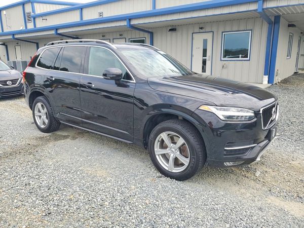 2018 VOLVO XC90 Momentum — Passenger 3/4