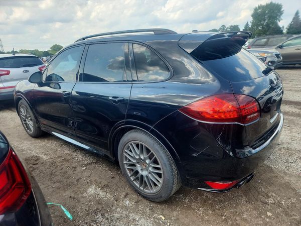 2014 PORSCHE CAYENNE GTS
