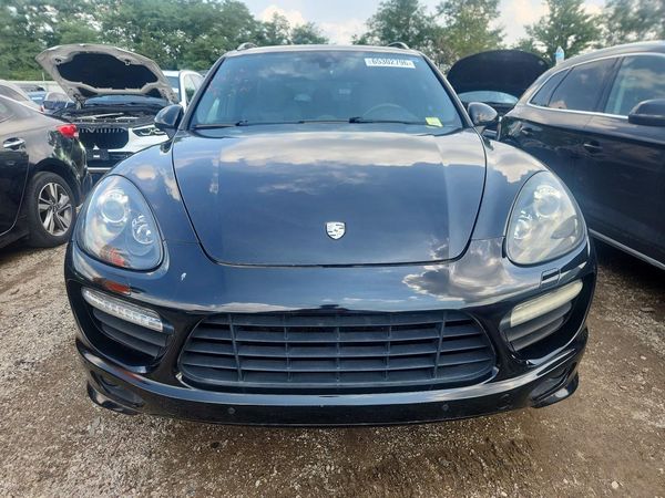 2014 PORSCHE CAYENNE GTS