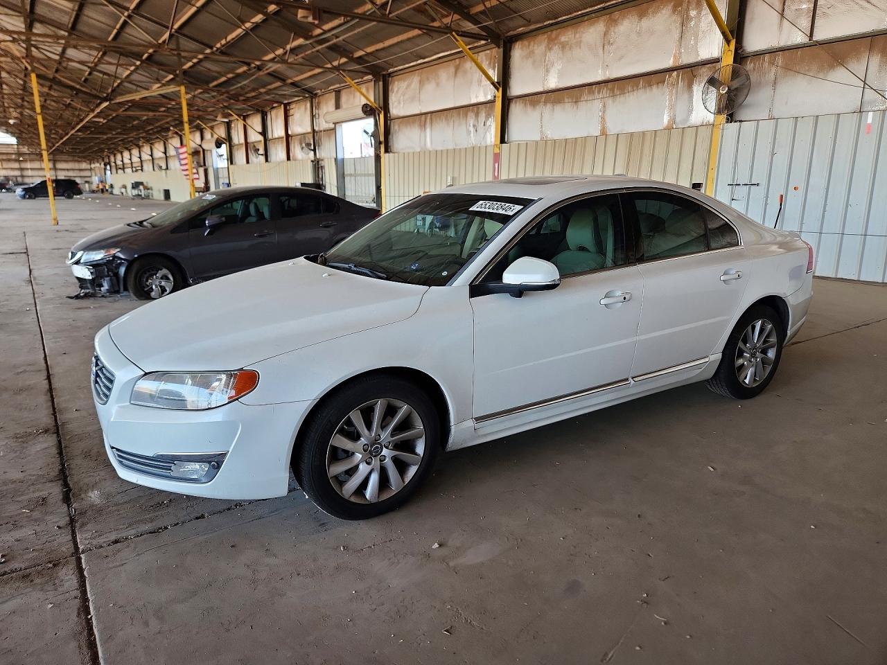 2015 VOLVO S80 Premier (non R design) — Front 3/4