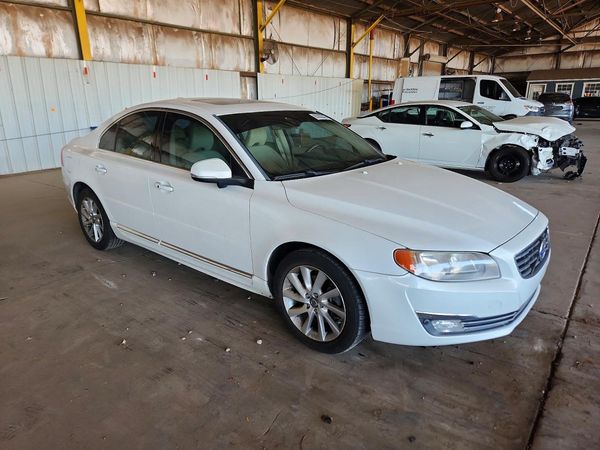 2015 VOLVO S80 Premier (non R design) — Passenger 3/4