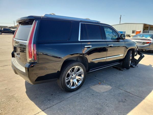 2017 CADILLAC ESCALADE