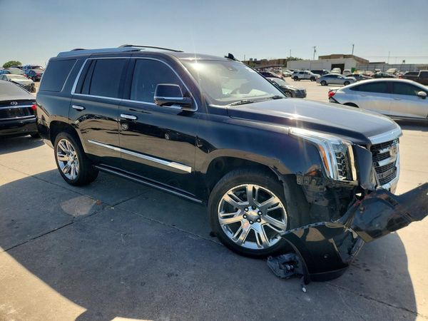 2017 CADILLAC ESCALADE