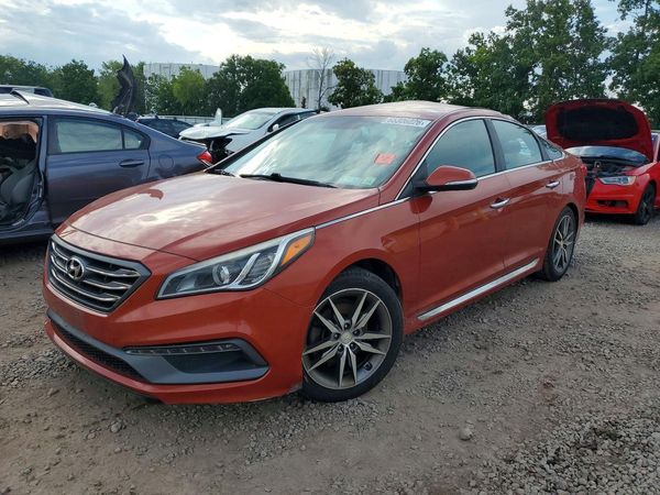 2015 HYUNDAI SONATA — Front 3/4
