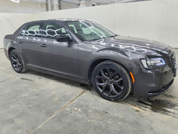 2021 CHRYSLER 300 300 Touring, Limited — Passenger 3/4