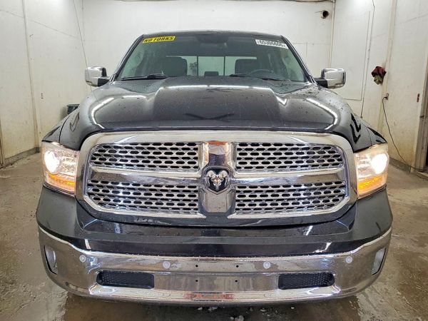 2016 RAM 1500 LARAMIE CREW CAB 4X4