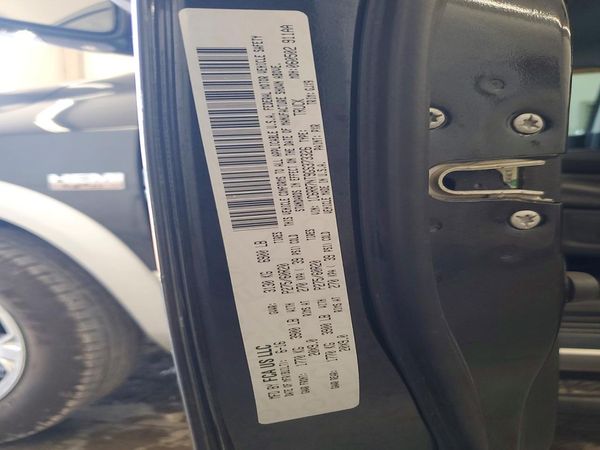 2016 RAM 1500 LARAMIE CREW CAB 4X4