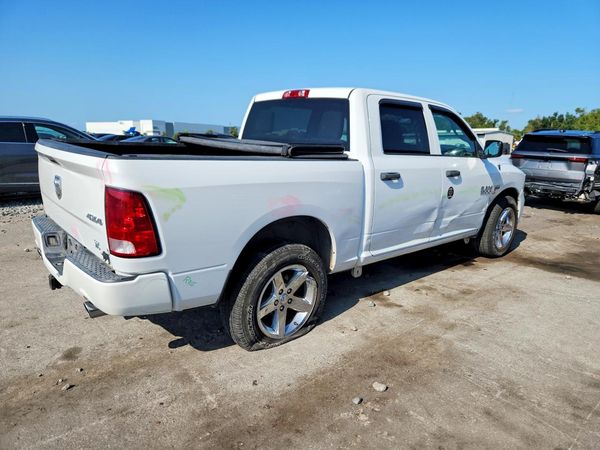 2016 RAM 1500 ST CREW CAB 4X4