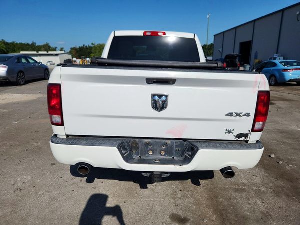 2016 RAM 1500 ST CREW CAB 4X4