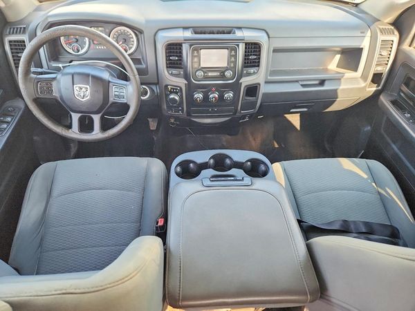 2016 RAM 1500 ST CREW CAB 4X4