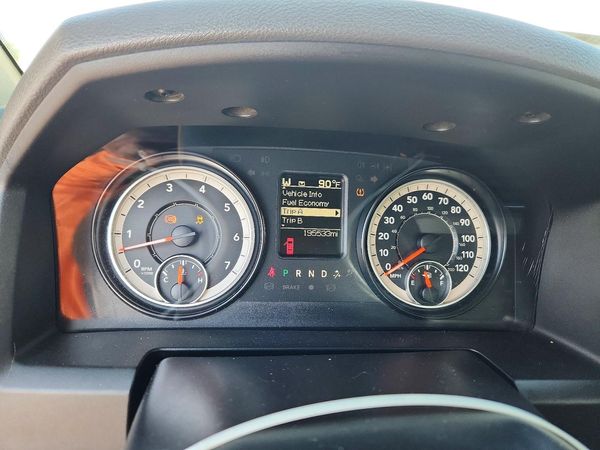2016 RAM 1500 ST CREW CAB 4X4
