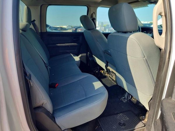 2016 RAM 1500 ST CREW CAB 4X4