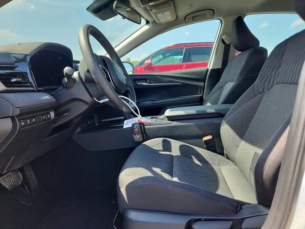 2025 TOYOTA CAMRY
