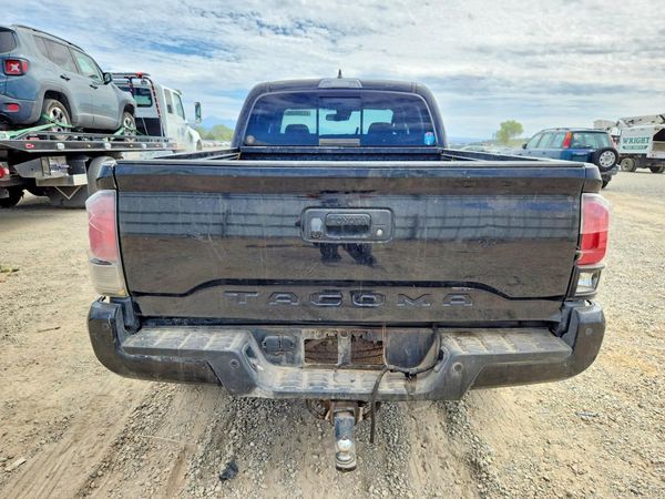 2018 TOYOTA TACOMA SR5/TRD Sport