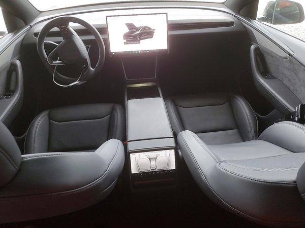 2026 TESLA MODEL Y