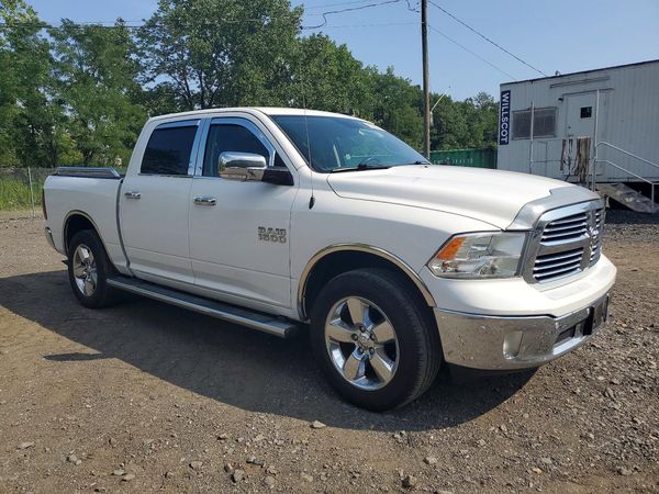 2018 RAM 1500 SLT