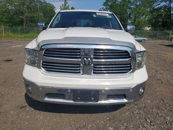 2018 RAM 1500 SLT
