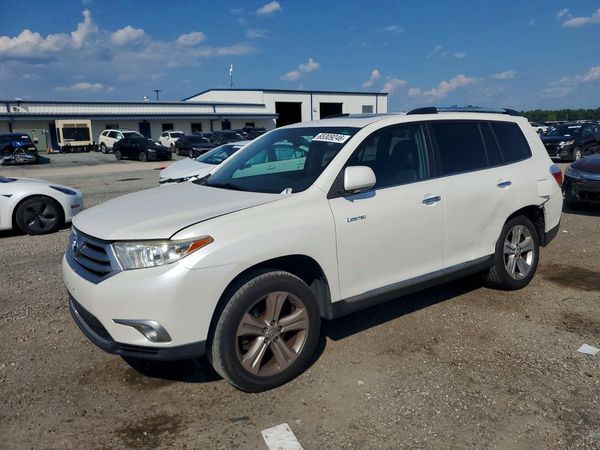 2013 TOYOTA HIGHLANDER