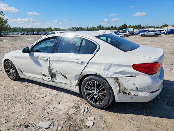 2019 BMW 530