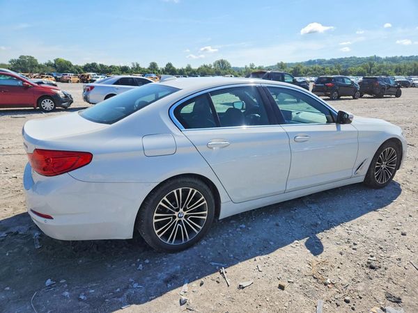 2019 BMW 530